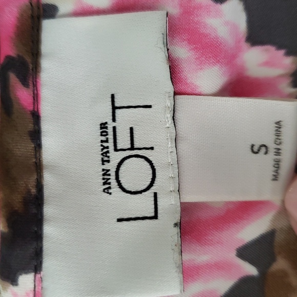 LOFT Sleeveless Floral Top Small Pink Brown Satin Ruffle Y2K Office Career Work - Picture 9 of 10